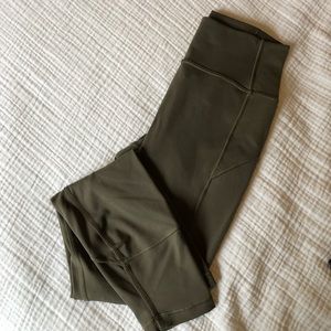 Lululemon Wonder Train High Rise Size 4. 23” inseam